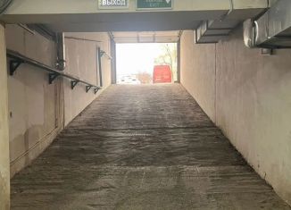 Сдаю машиноместо, 17 м2, Аксай, улица Суворова, 21/32к1