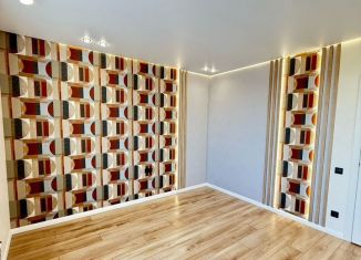 Трехкомнатная квартира на продажу, 89.4 м2, Омская область, Братская улица, 19/3