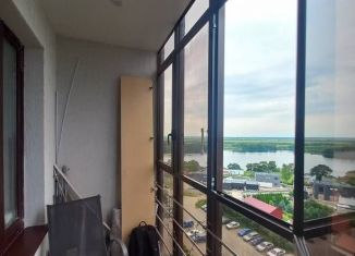 Продаю 1-ком. квартиру, 39 м2, Псковская область, улица Гецентова, 3