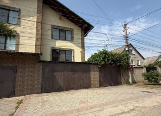 Сдается в аренду дом, 200 м2, посёлок городского типа Молодёжное