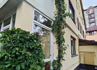 3-комнатная квартира на продажу, 71 м2, Калининград, Ленинградский район, улица Виктора Гакуна, 1