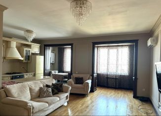 Продается 3-комнатная квартира, 90 м2, Дербент, улица Гейдара Алиева, 3Б