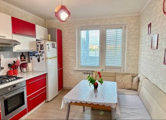 Продаю 2-ком. квартиру, 56.5 м2, Армавир, 8-й микрорайон, 6к3