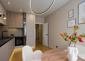Продажа 3-ком. квартиры, 80 м2, Екатеринбург, улица Радищева, 33, Ленинский район