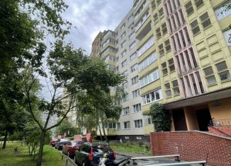 Сдается в аренду 2-ком. квартира, 57 м2, Калининград, Интернациональная улица, 47