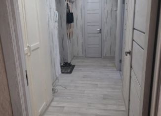 Сдам двухкомнатную квартиру, 48 м2, Азов, улица Чехова, 19