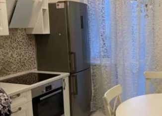 Сдаю 2-комнатную квартиру, 65 м2, Краснодар, улица Коммунаров, 270, микрорайон Центральный