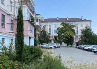 Продаю 3-комнатную квартиру, 77.1 м2, Керчь, улица Ульяновых, 1