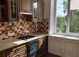 Продам двухкомнатную квартиру, 60 м2, Мурманск, улица Володарского, 1