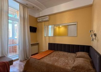 Сдается однокомнатная квартира, 45 м2, Хабаровск, улица Ленина, 32