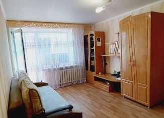 Продаю 1-ком. квартиру, 33 м2, Азнакаево, улица Гагарина, 35