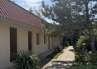 Сдается в аренду комната, 18 м2, поселок городского типа Заозерное, Зелёная улица, 18Б