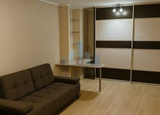 Сдам 1-ком. квартиру, 37 м2, Екатеринбург, Комсомольская улица, 2А