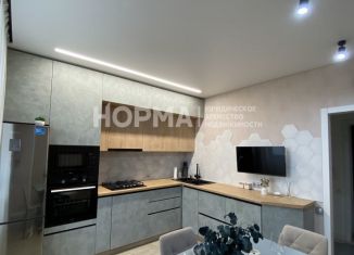 Продается 3-ком. квартира, 73 м2, Октябрьский, улица Губкина, 15