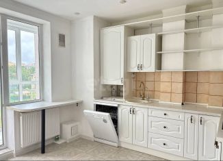 Продаю 2-комнатную квартиру, 74 м2, Калининград, улица Юрия Гагарина, 55Б