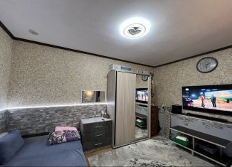 Продается 3-комнатная квартира, 62 м2, Крым, улица Дёмышева, 8