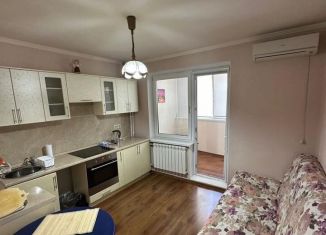 Сдается 1-ком. квартира, 36 м2, Краснодар, улица Академика Лукьяненко, 24, микрорайон Микрохирургии глаза