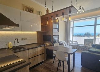 Продаю 1-ком. квартиру, 31 м2, посёлок городского типа Ливадия, Виноградная улица, 101