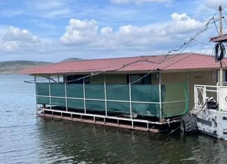 Продается торговая площадь, 120 м2, Саратов, набережная Космонавтов, 1