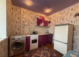 2-комнатная квартира на продажу, 50 м2, Азнакаево, улица Шайхутдинова, 6