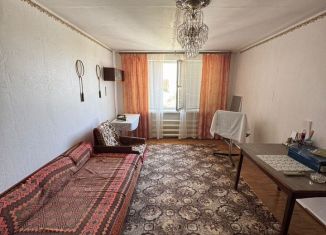 Продаю 2-ком. квартиру, 51.6 м2, посёлок городского типа Новоозёрное, Молодёжная улица, 1