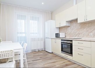 Сдам 1-ком. квартиру, 44 м2, Казань, улица Сабира Ахтямова, 1к3