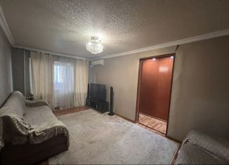 Сдается двухкомнатная квартира, 47 м2, Грозный, улица Дьякова, 17А, 4-й микрорайон