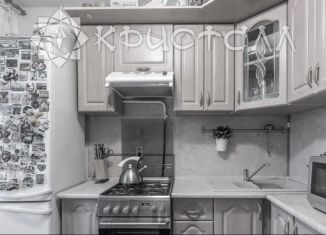 Продаю 1-ком. квартиру, 44 м2, Тюмень, улица Энергетиков, 58