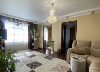 Продаю 4-ком. квартиру, 63 м2, Бугуруслан, 2-й микрорайон, 40