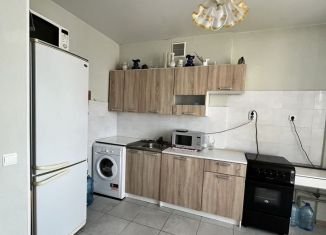 Сдается в аренду 1-комнатная квартира, 42 м2, Калининград, улица Виктора Денисова, 18, ЖК Восток