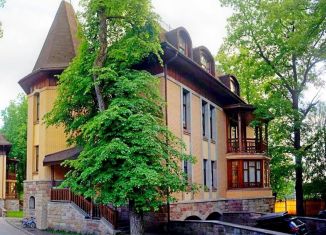 Сдаю дом, 695 м2, Санкт-Петербург, Петровская улица, 15