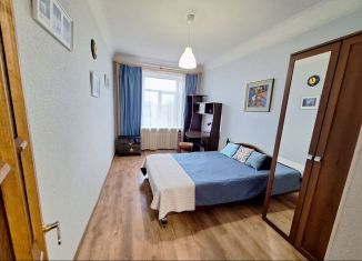 Сдам 2-комнатную квартиру, 59 м2, Калуга, улица Кирова, 25