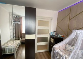 2-комнатная квартира на продажу, 62.8 м2, Магнитогорск, Комсомольская улица, 2