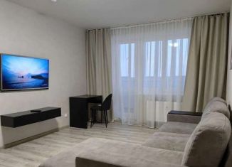 Сдаю в аренду 1-комнатную квартиру, 45 м2, Тюмень, улица Монтажников, 42Б, ЖК Пятый квартал