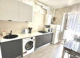 Сдам 1-ком. квартиру, 35 м2, Ярославская область, улица Закгейма, 2к2