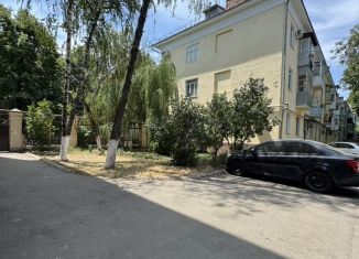 Сдача в аренду 3-комнатной квартиры, 56 м2, Армавир, улица Ленина, 97