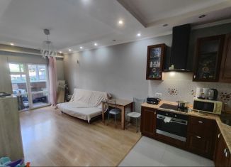 Сдам в аренду 2-ком. квартиру, 45 м2, Сочи, Параллельная улица, 9лит4, микрорайон Завокзальный