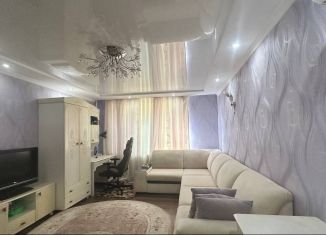 Продам 3-ком. квартиру, 66 м2, посёлок городского типа Молодёжное, Школьная улица, 5