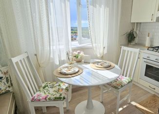 Сдам 1-ком. квартиру, 42 м2, Курск, проспект Дружбы, 19Б