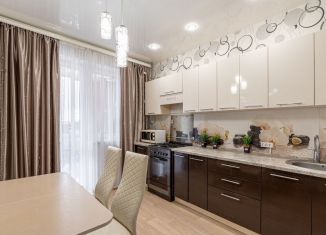 Продается 2-ком. квартира, 65.2 м2, Татарстан, улица Лукина, 50