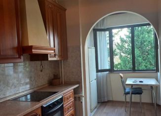 Сдам в аренду двухкомнатную квартиру, 54 м2, Сочи, Донская улица, 31, микрорайон Донская