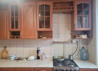 Продаю 2-ком. квартиру, 54 м2, Шебекино, улица Дзержинского, 11