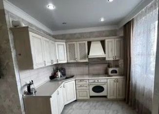 Сдам в аренду 3-ком. квартиру, 100 м2, Краснодар, улица Филатова, 37, Школьный микрорайон