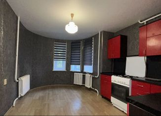 Сдам трехкомнатную квартиру, 80 м2, Уфа, улица Академика Королёва, 4/2