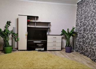 Продам трехкомнатную квартиру, 64.4 м2, Норильск, улица Энтузиастов, 1