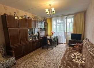 Продажа 2-комнатной квартиры, 48.8 м2, Глазов, улица Пряженникова, 3