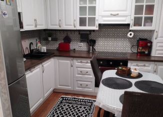 Сдается двухкомнатная квартира, 49 м2, Карелия, улица Бондарева, 7