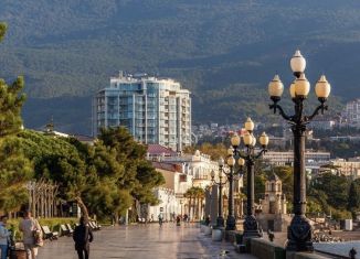 Продажа 5-ком. квартиры, 350 м2, Ялта, улица К. Маркса, 18А