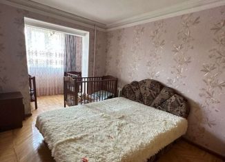 Продам трехкомнатную квартиру, 70 м2, Владикавказ, улица Морских Пехотинцев, 8-й микрорайон