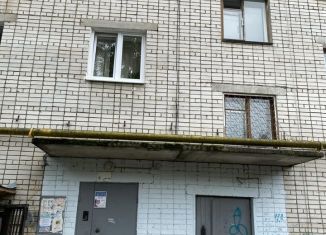 Продаю 2-комнатную квартиру, 50 м2, Йошкар-Ола, улица Клары Цеткин, 32, микрорайон Ширяйково